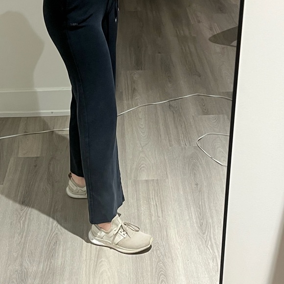 Worn new balance shoes - Picture 4 of 5